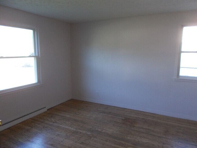 Building Photo - 70 Woodhill Dr