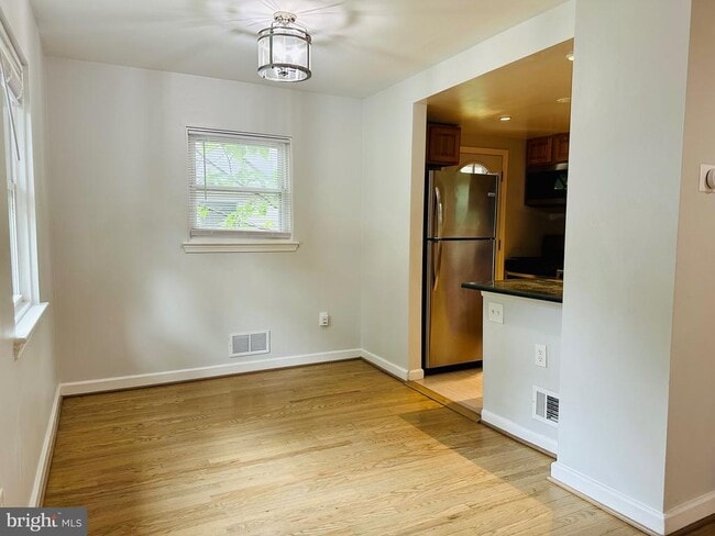 Building Photo - 2500 Lake Ave