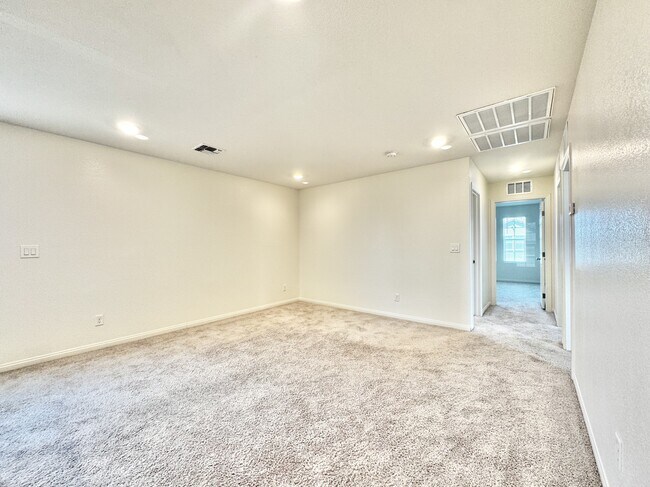 Building Photo - 4258 Tarim St