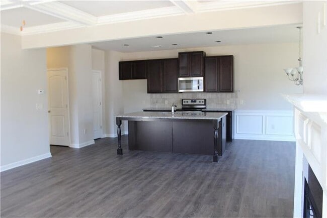 Building Photo - 5297 Castle Shoals Wy'