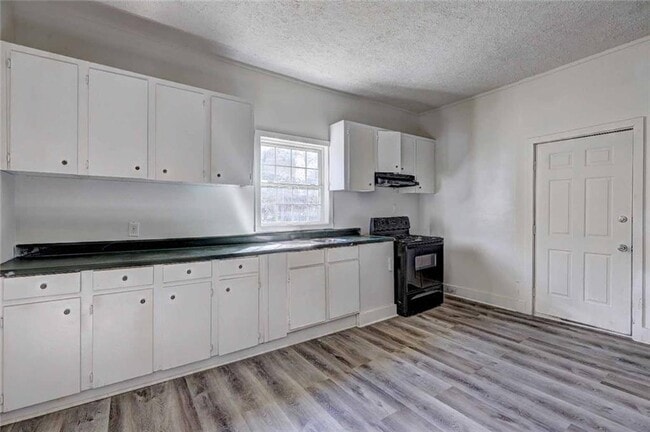 Building Photo - 760 Magnolia Dr