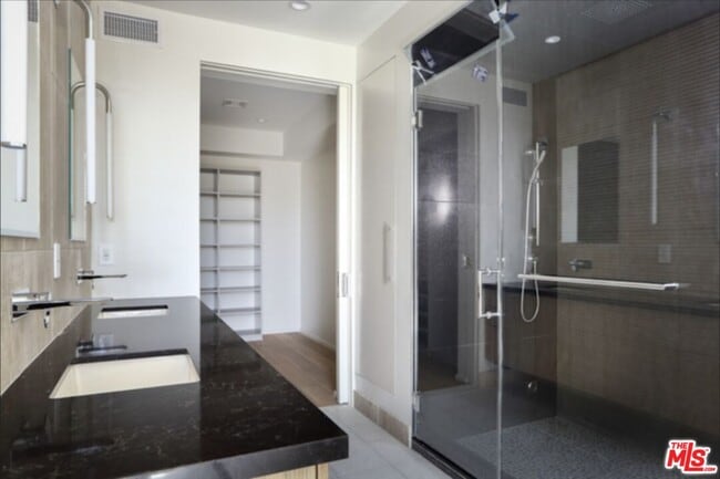 Building Photo - 1033 1/2 Grant St