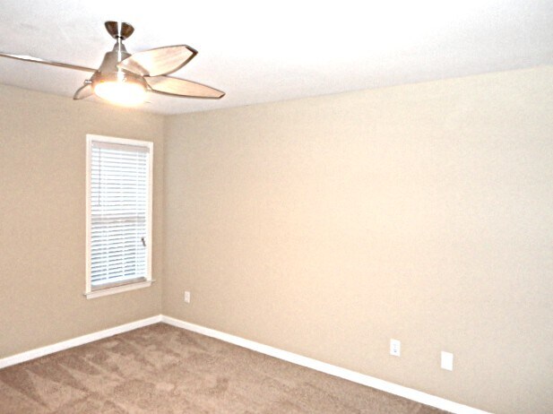 Building Photo - 2657 Wynbrook Dr