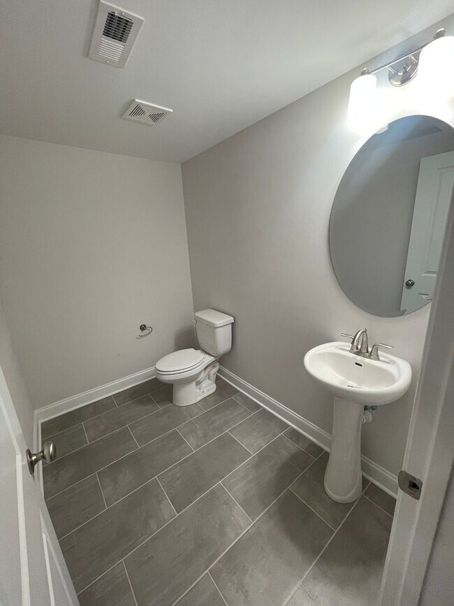 Building Photo - Rental in Ooltewah - 3 Bedrooms + Finished Basement