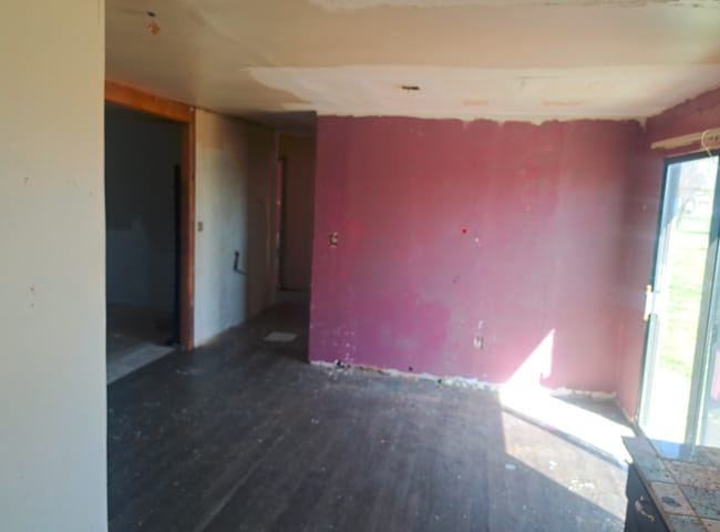 Building Photo - 2502 Lakeview Ave