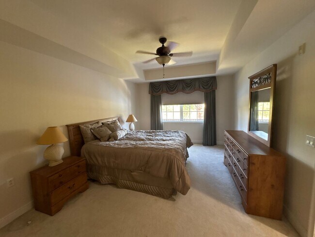Building Photo - MOVE IN SPECIAL $500 off 1st MONTHS RENT— Furnished or Unfurnished! Lakeview Elegance in Porto Vi...