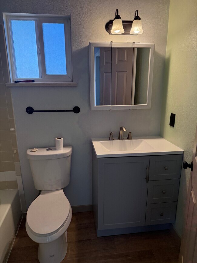 Building Photo - 2896 Orchard Ave