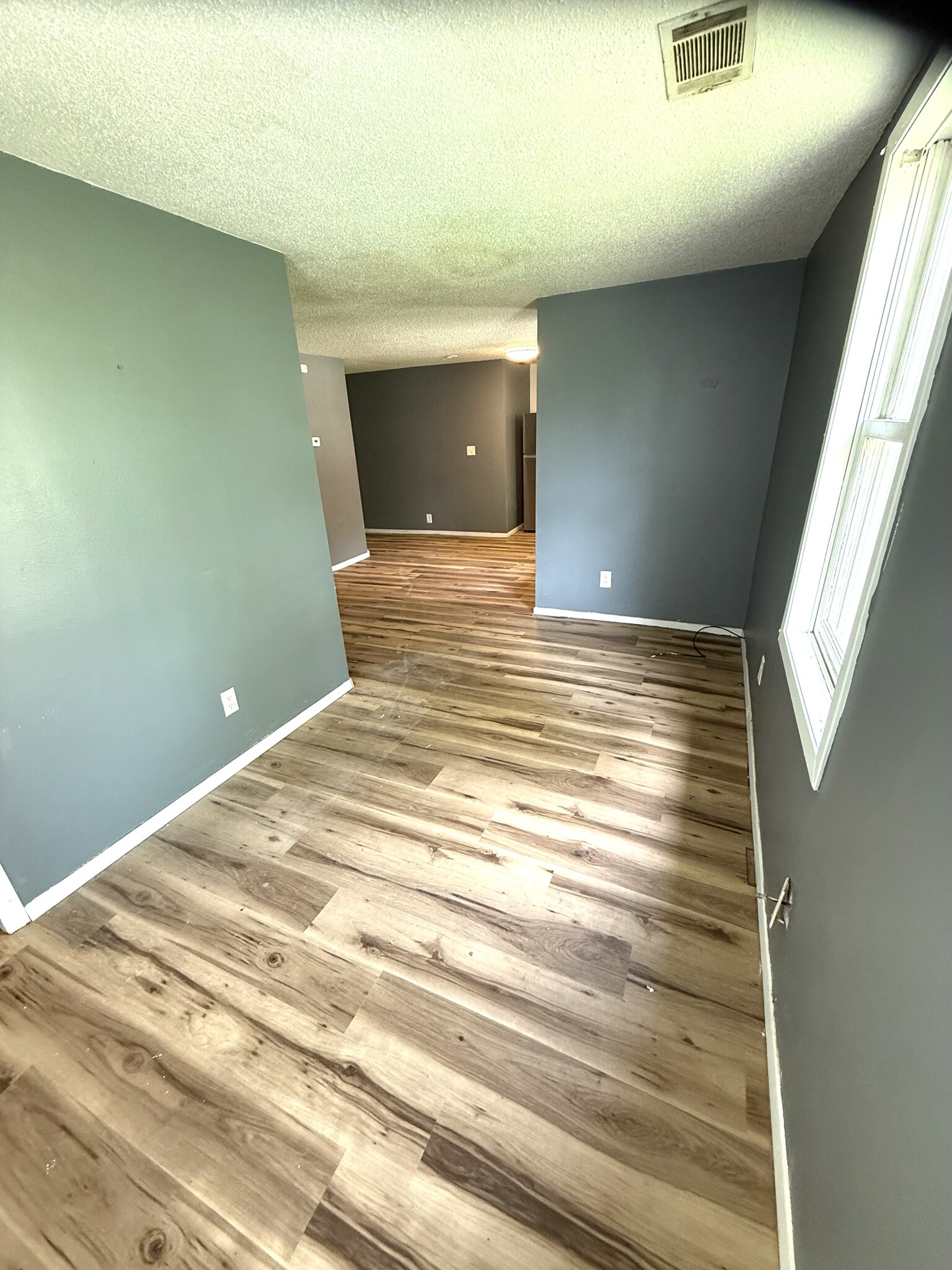 Building Photo - 10 Suncrest Ter