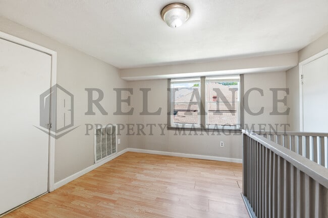 Building Photo - 1146 S Pattie St