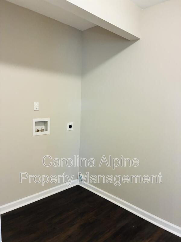 Building Photo - 317 N Dilling St