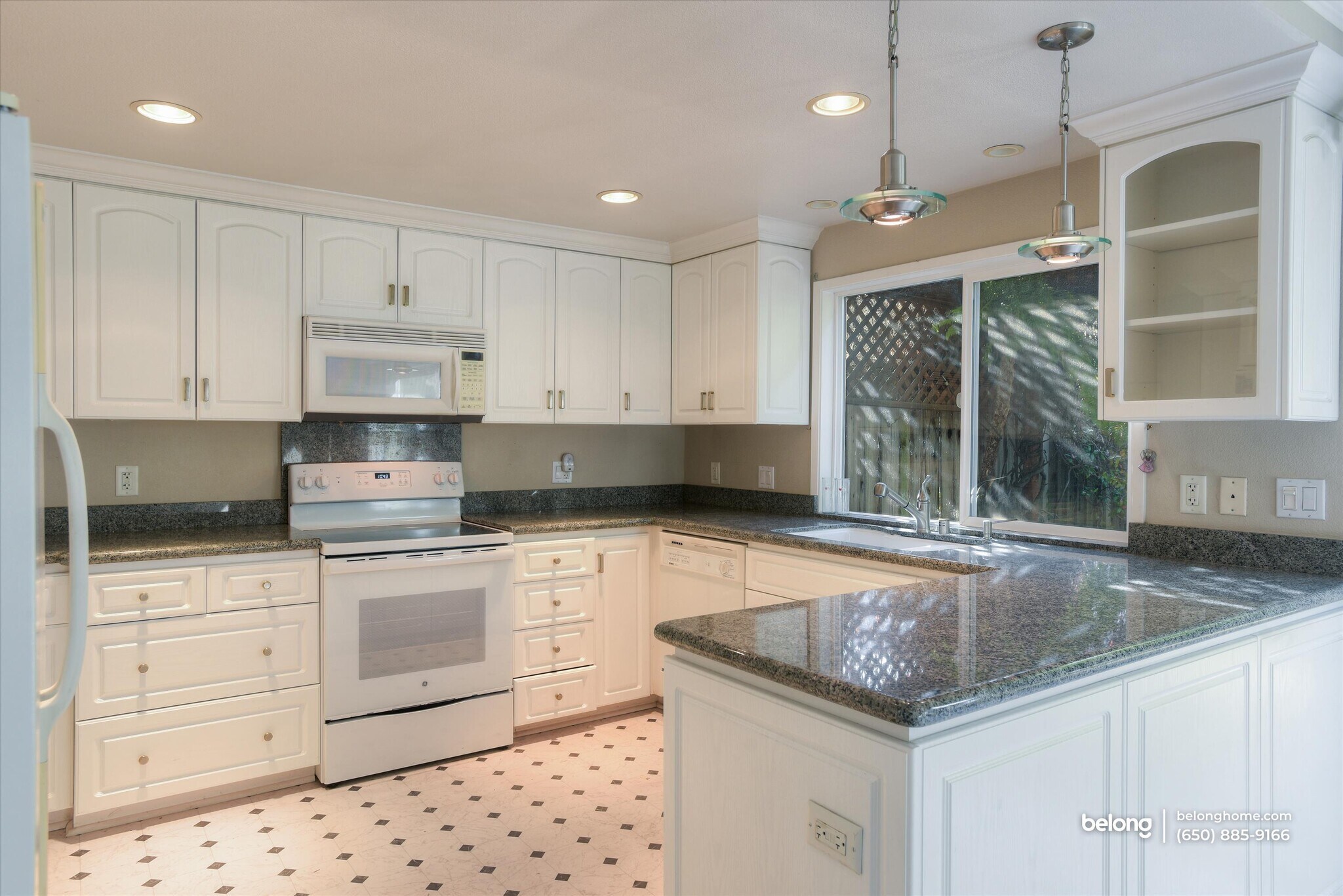 Building Photo - 768 Comet Dr