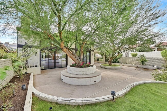 Building Photo - 3328 Plaza Del Paz