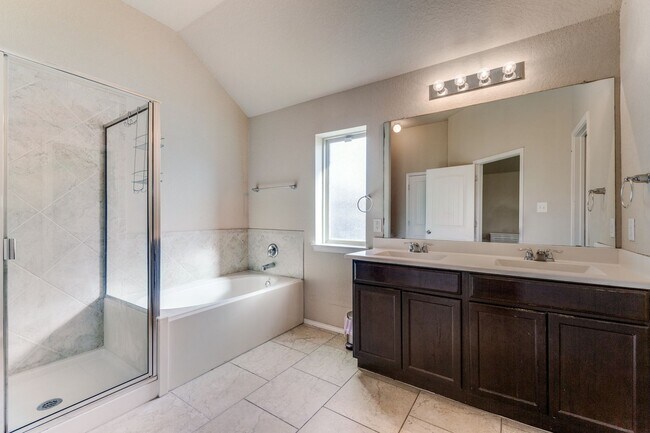Building Photo - 3-BEDROOM, SINGLE STORY HOME IN CANDLEWOOD...