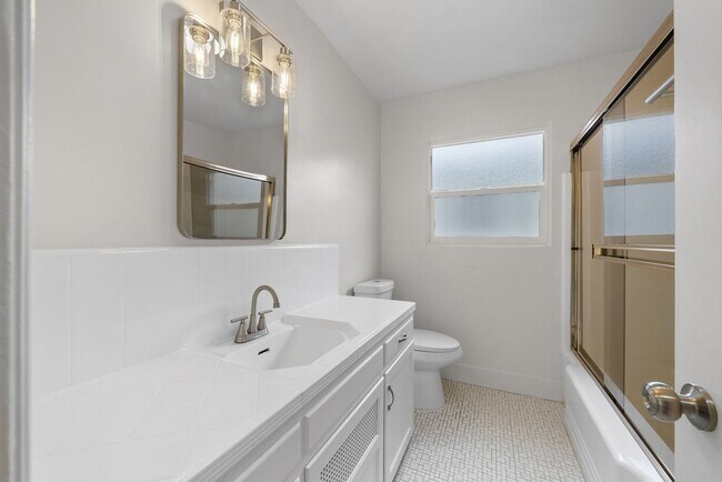 Building Photo - 4376 Del Monte