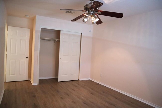 Building Photo - 209 Sunny Brook Dr