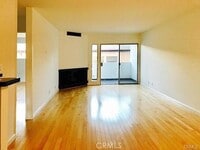 Building Photo - 1033 3rd St