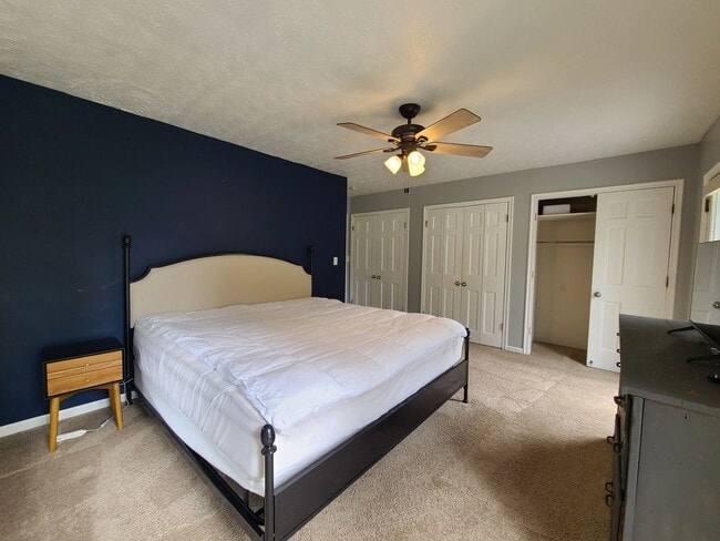Building Photo - Partially Furnished 3-Bedroom Home with Fe...