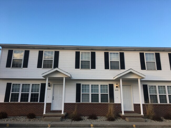 Building Photo - 230 Crossing Dr