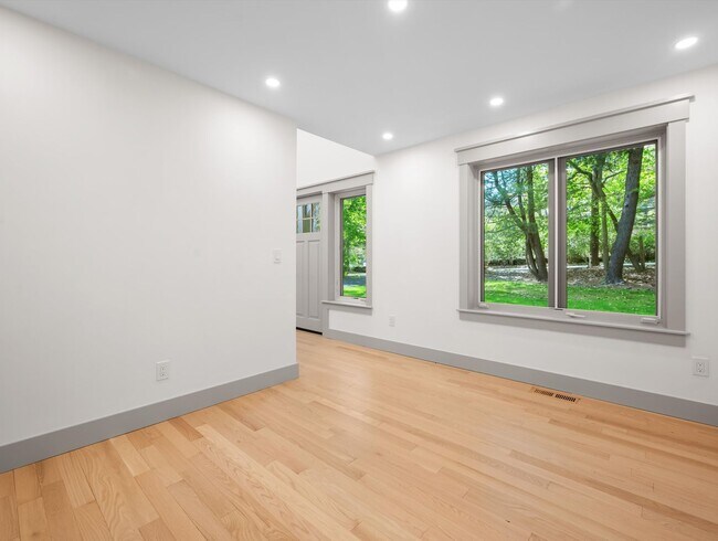 Building Photo - Modern Farmhouse 3 Bedroom 3.5 Bathroom