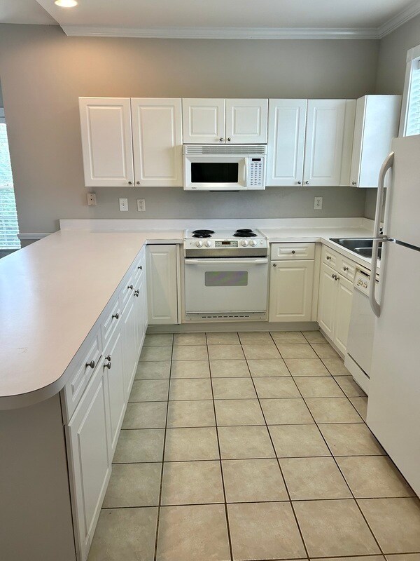 Building Photo - 9179 Meadow Vista Rd