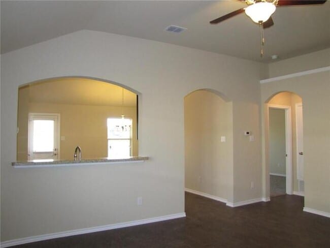 Building Photo - 3/2/2 Treaty Oaks! Great property Just in ...