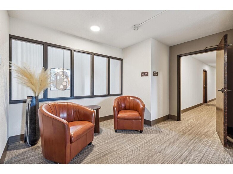 Building Photo - 4101 Parklawn Ave