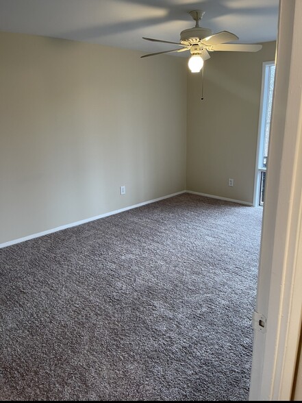 Building Photo - 7531 Spring Lake Dr