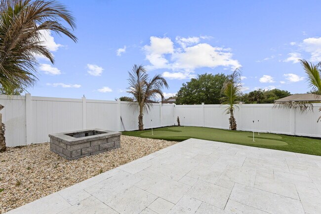 Building Photo - 681 SW Millard Dr
