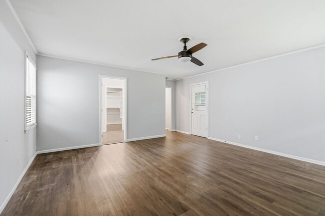 Building Photo - Midtown Tulsa | 3 Bed | 2 Bath | Recently Renovated