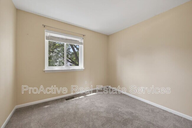 Building Photo - 5025 Halwell Dr