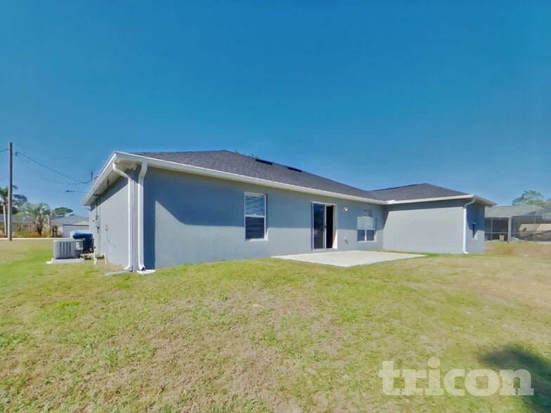 Building Photo - 5148 Jenson Ave