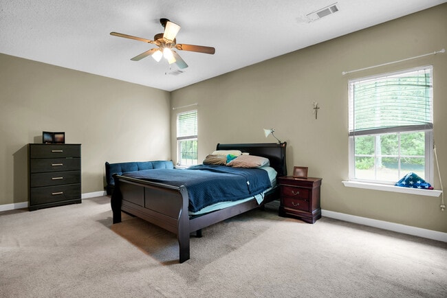 Building Photo - 68 Lincoln Way