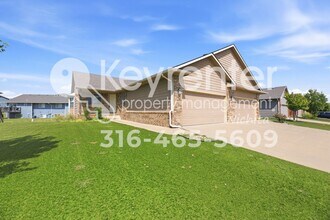 Building Photo - 311 N Grandstone St