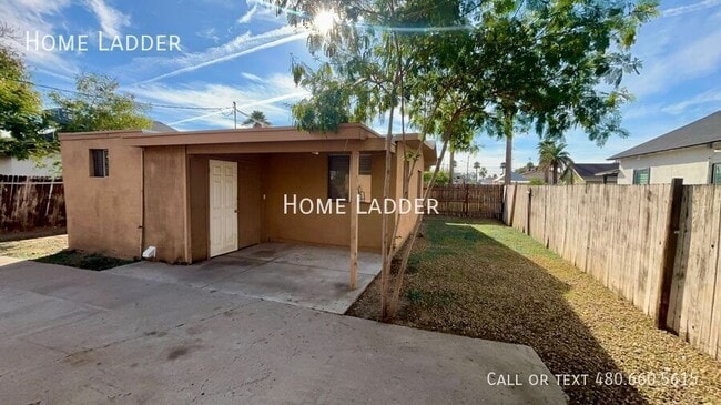 Building Photo - 1042 W Taylor St