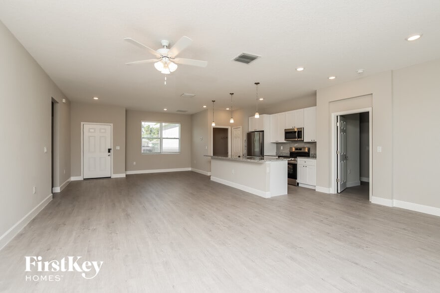 Building Photo - 1690 San Diego St SE