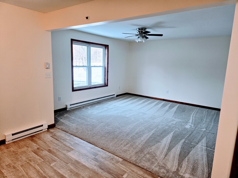 Living Room - 602 Forest Ln