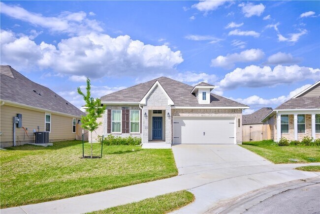 Building Photo - 2206 Hall of Fame Ct