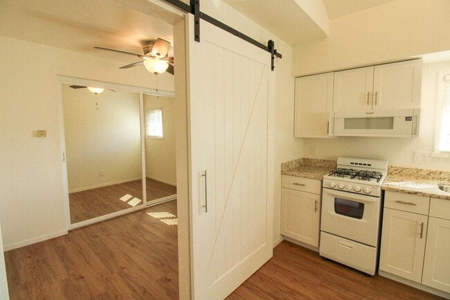 Building Photo - 2067-2071 Story St