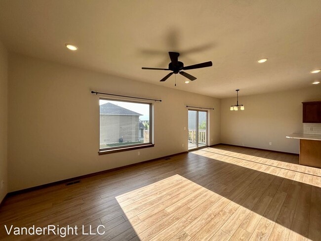 Building Photo - 4 br, 3.5 bath House - 3701 E Siasconset Pl