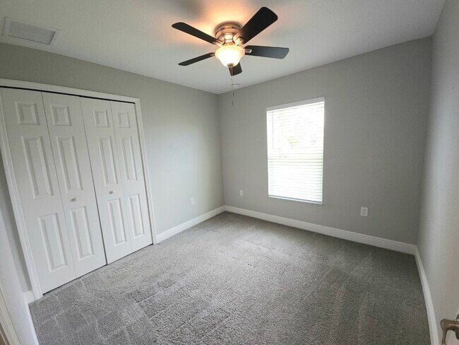 Building Photo - 5478 SW 128th Pl