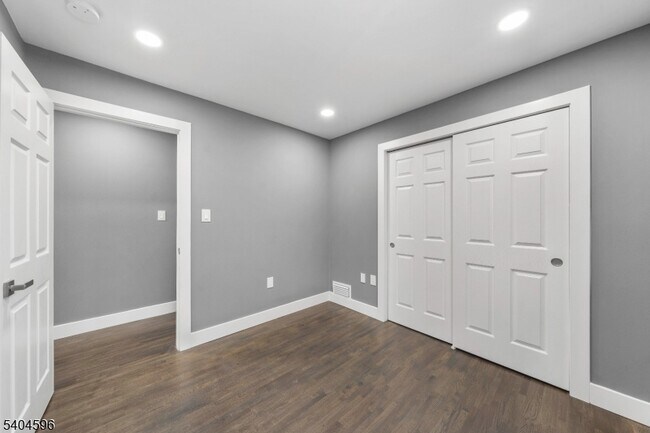 Building Photo - 1117 Chestnut St