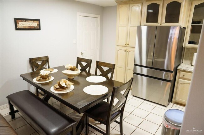 Building Photo - 19 Barnes St