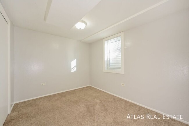 Building Photo - 5 Bedroom, 2 Bath in Arvada!!!