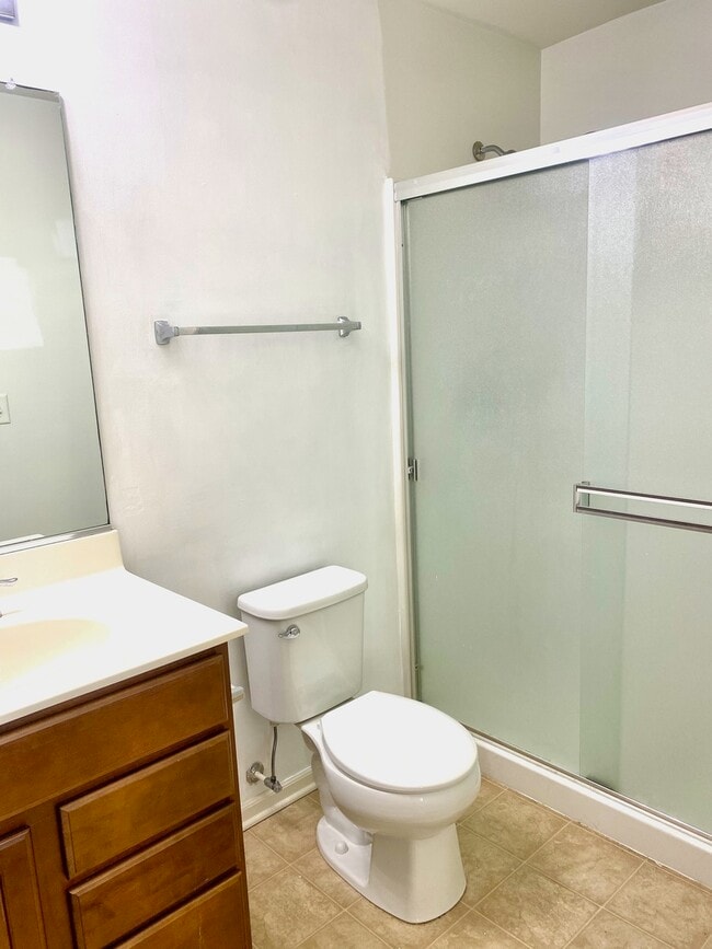 Building Photo - 308 Niagara Dr