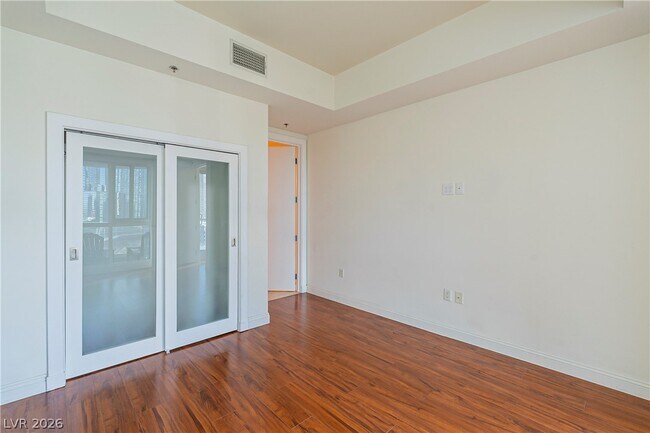 Building Photo - 4525 Dean Martin Dr