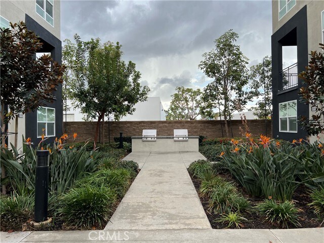 Building Photo - 2336 Synergy