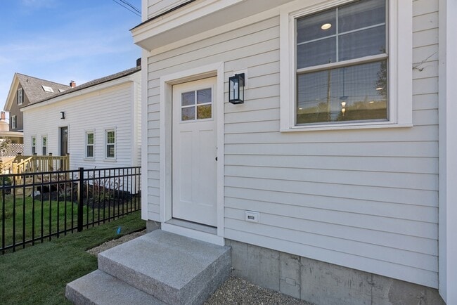 Building Photo - 1 Hoxton Ln