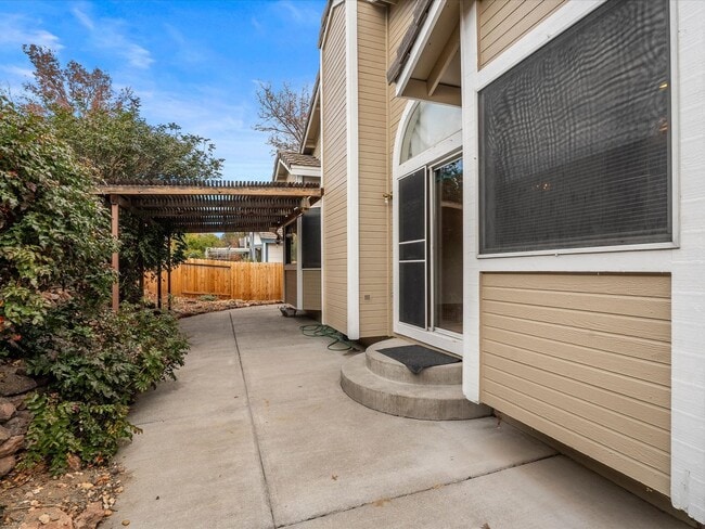 Building Photo - 6165 Greenbrook Dr