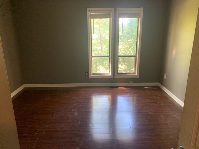 Building Photo - 4243 Briarwood Dr