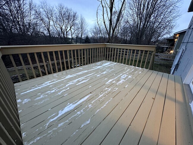 Building Photo - 5811 Whispering Way